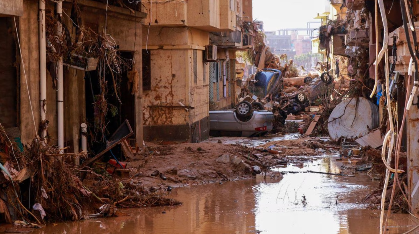 Las consecuencias de las devastadoras inundaciones en Libia: más de 2.000 víctimas mortales y 10.000 personas desaparecidas