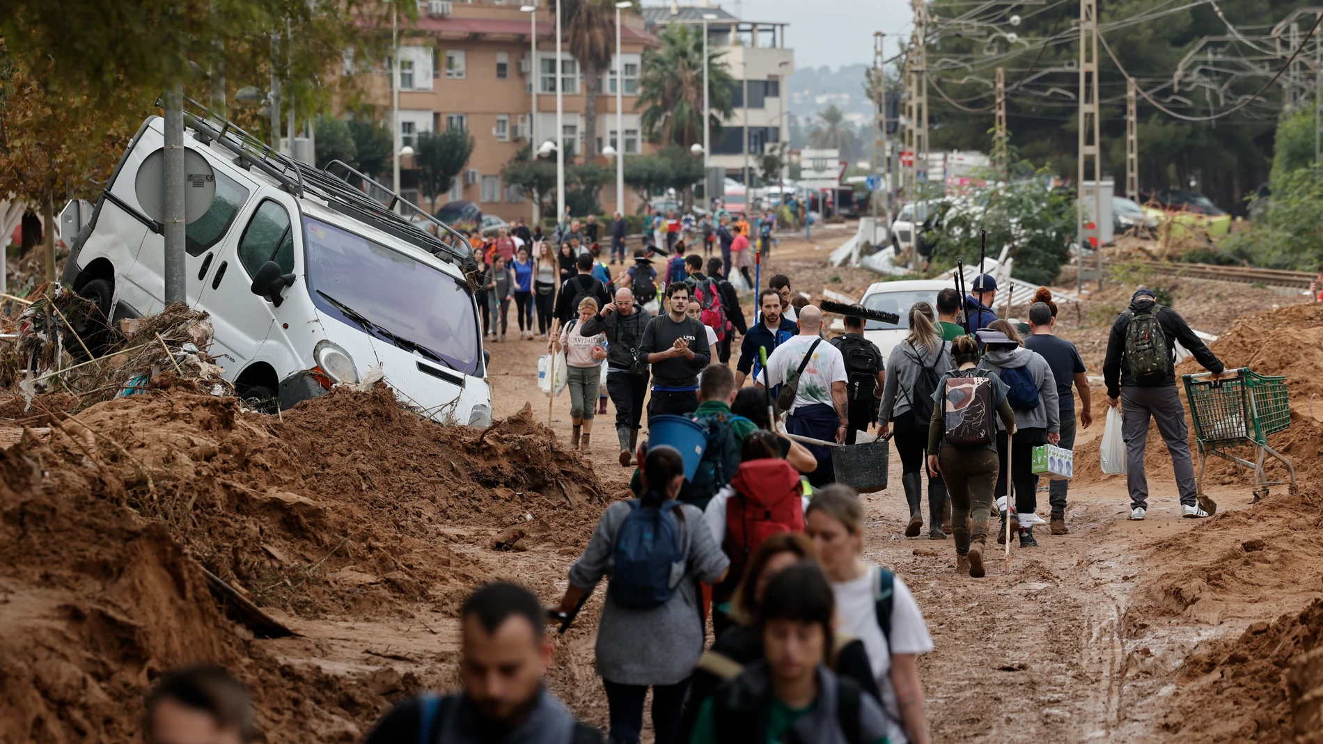 Arrimando el hombro contra la inundación de racismo